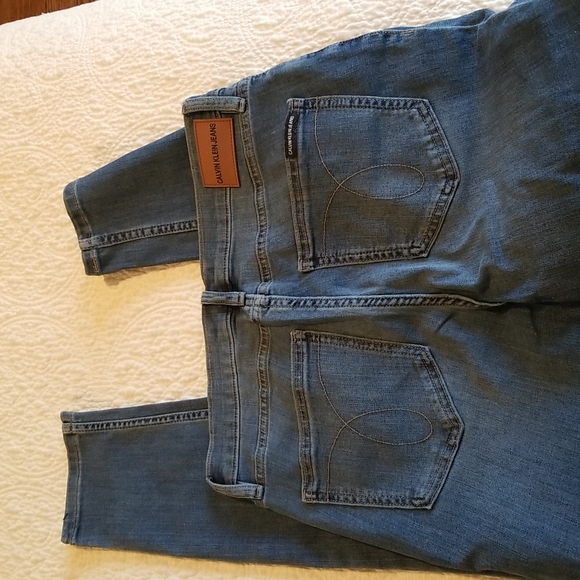 NWT size 28 Calvin Klein Jean's high rise skinng - Picture 3 of 4